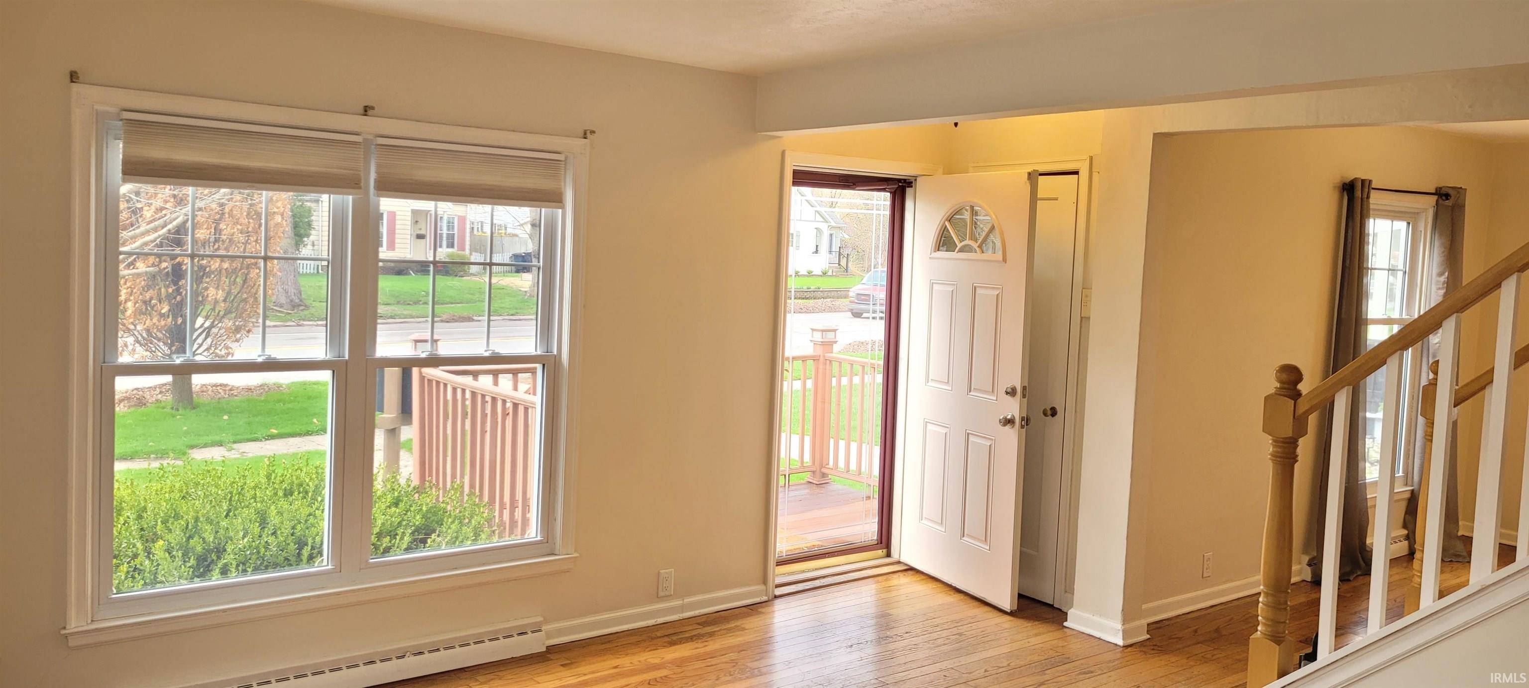 525 W Angela BLVD, South Bend, IN 46617-1302