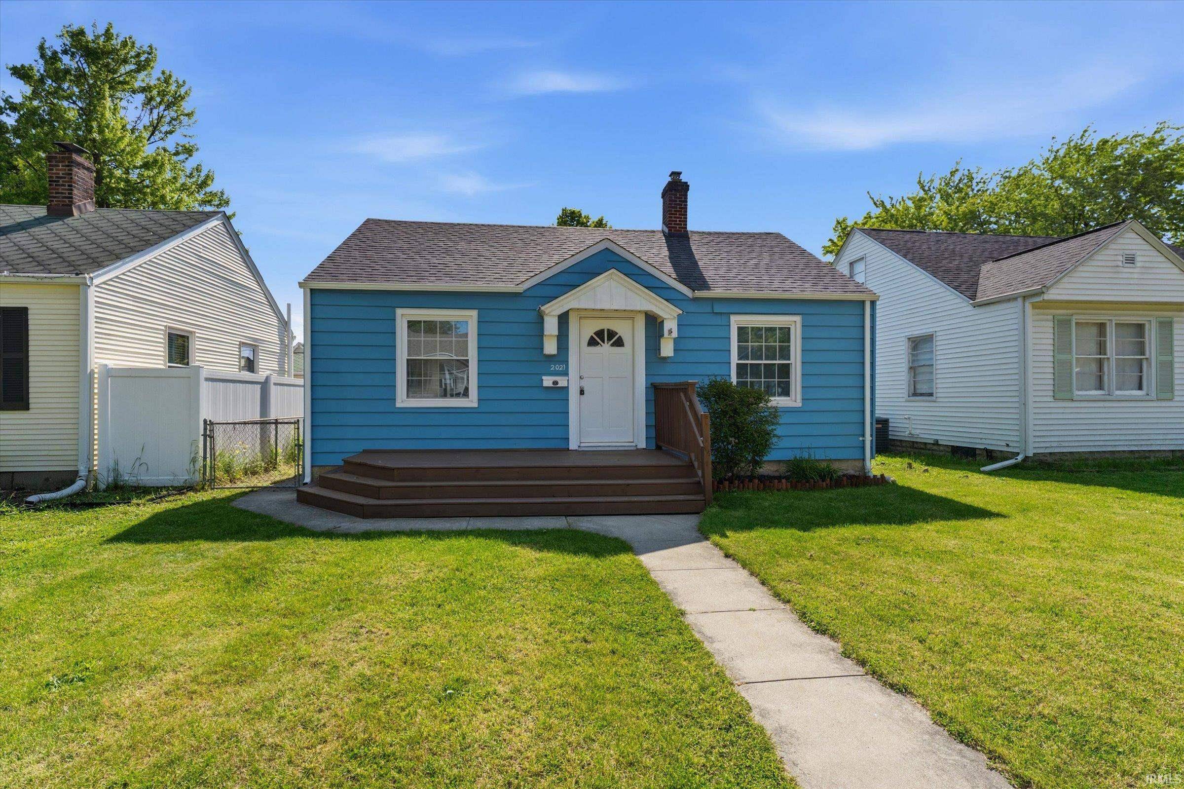 2021 Hollywood PL, South Bend, IN 46616-2114
