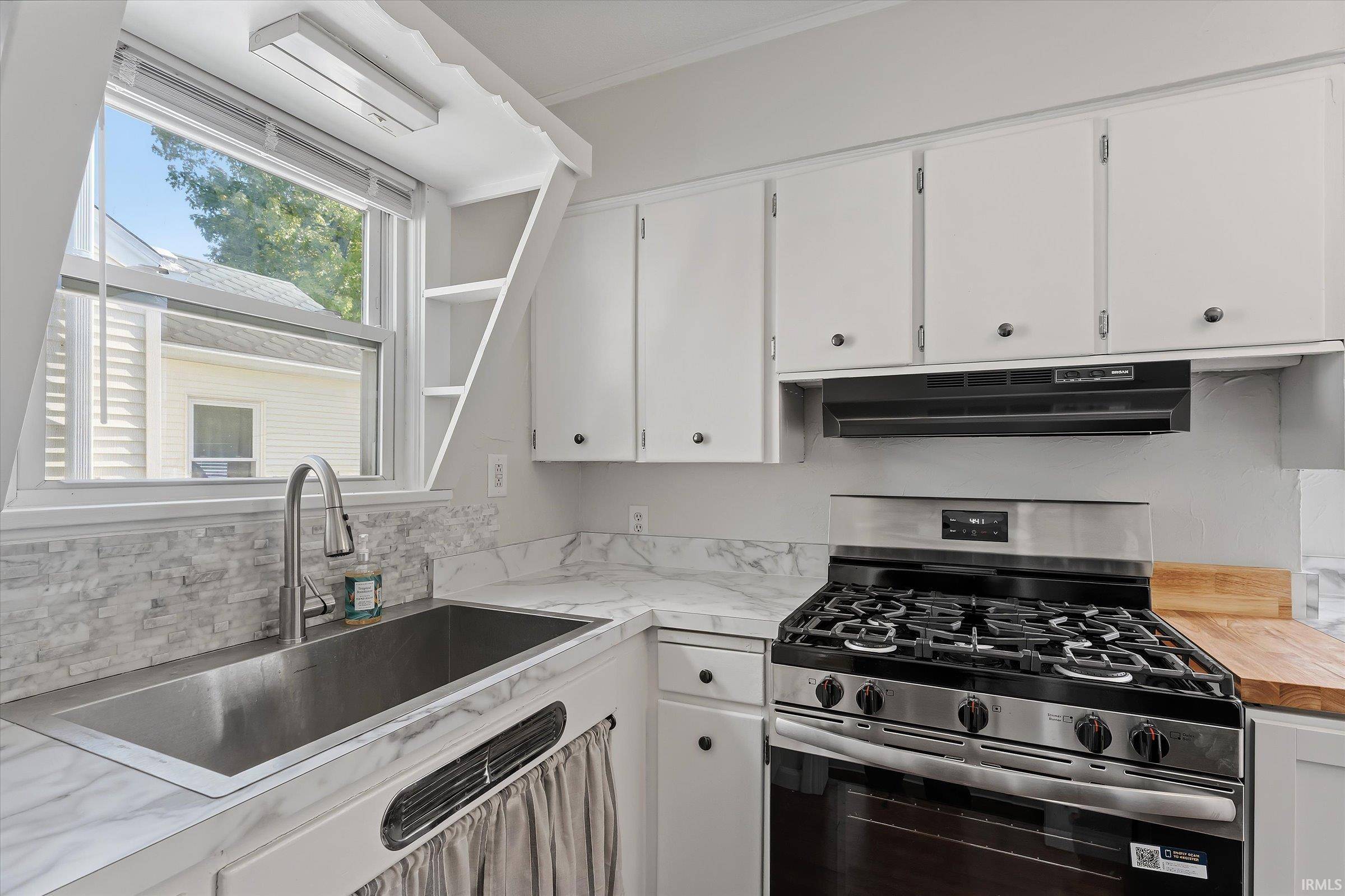 2021 Hollywood PL, South Bend, IN 46616-2114