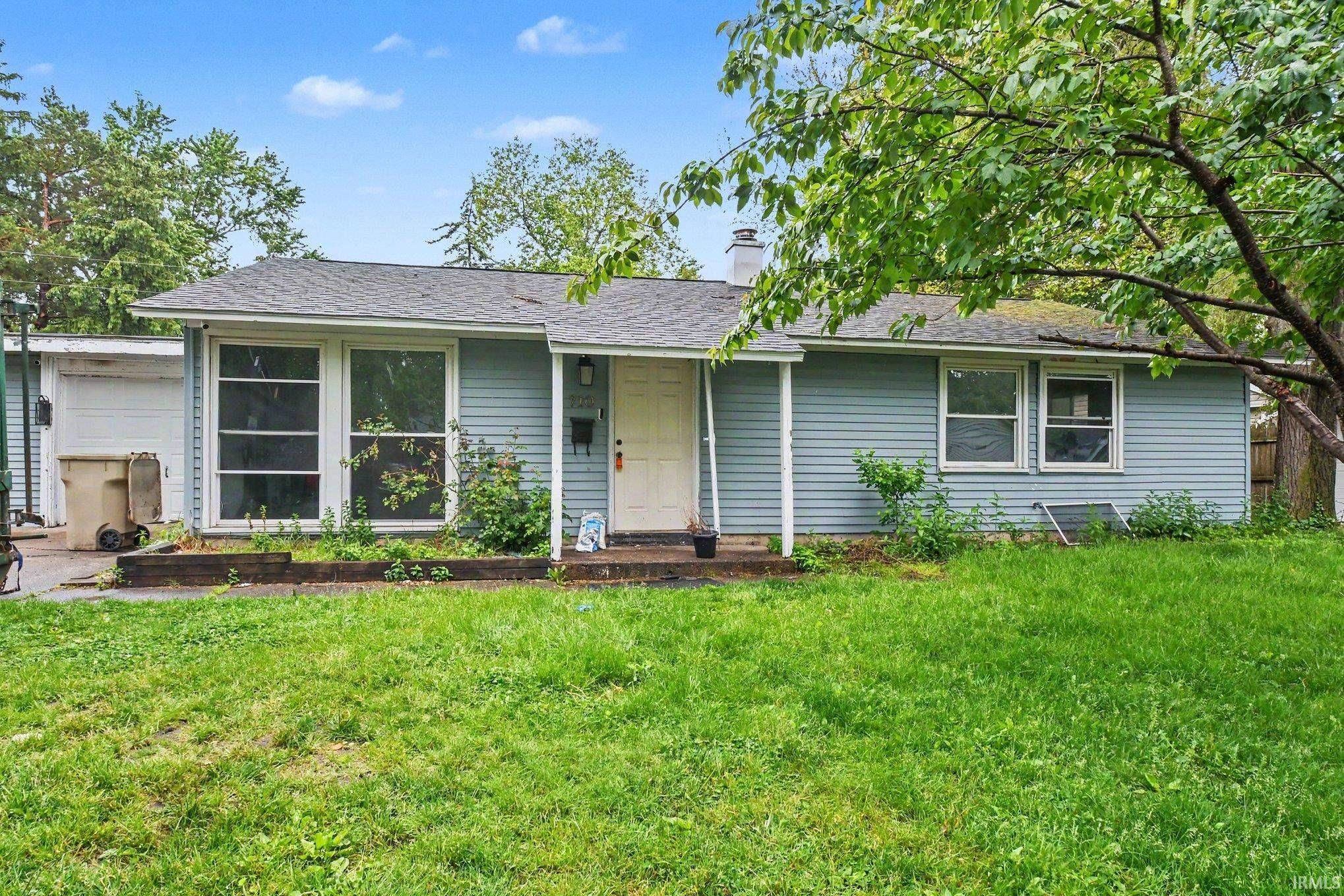 710 Patterson DR, South Bend, IN 46615-3320