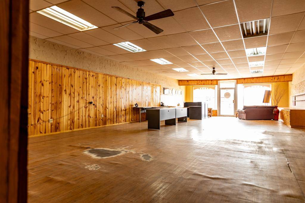 110 N Central Avenue, Knox City, TX 79529