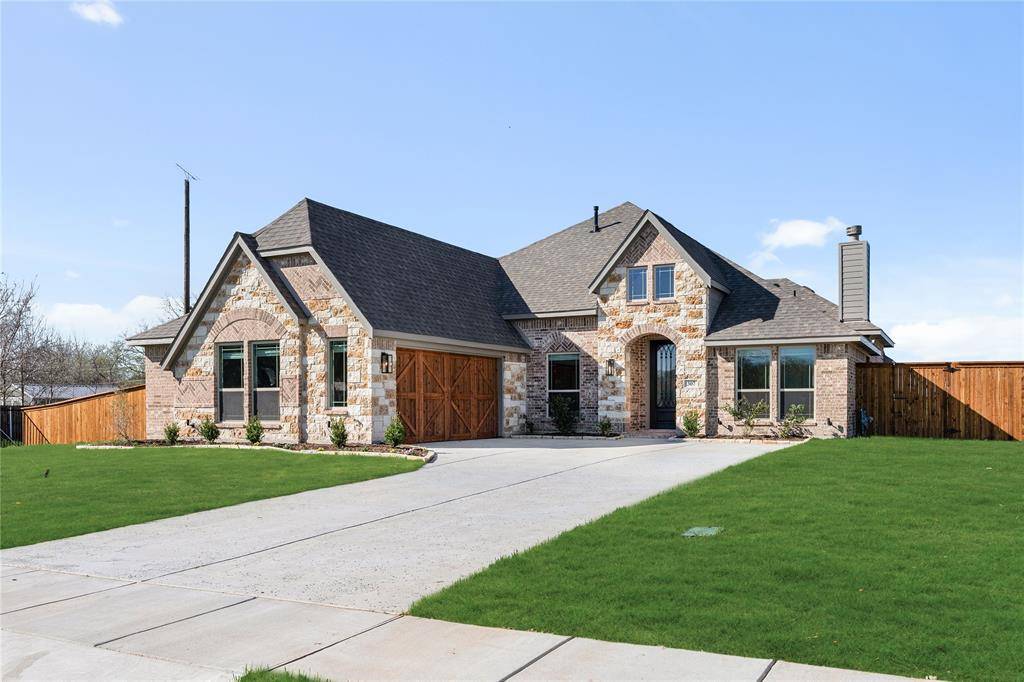 307 Spring Circle, Red Oak, TX 75154