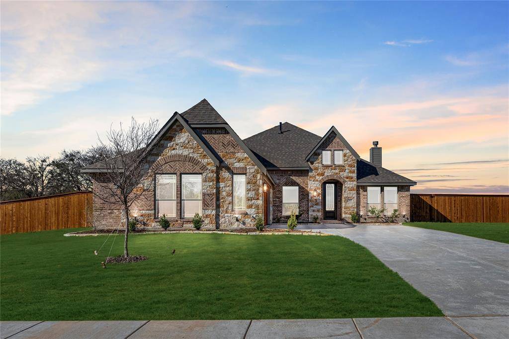 307 Spring Circle, Red Oak, TX 75154