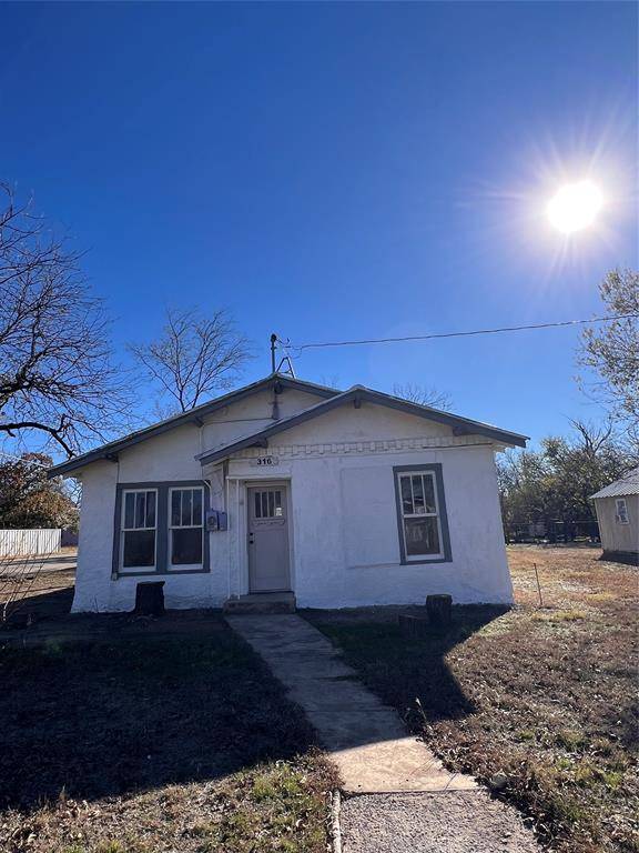 316 E 7th Street, Coleman, TX 76834