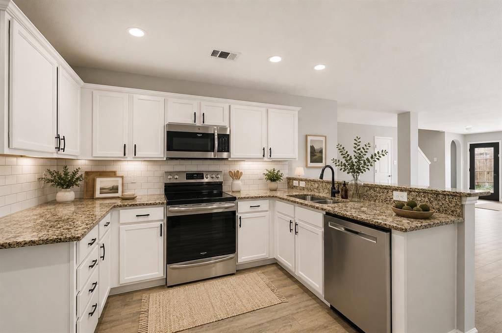 10733 Kittering Trail, Fort Worth, TX 76052