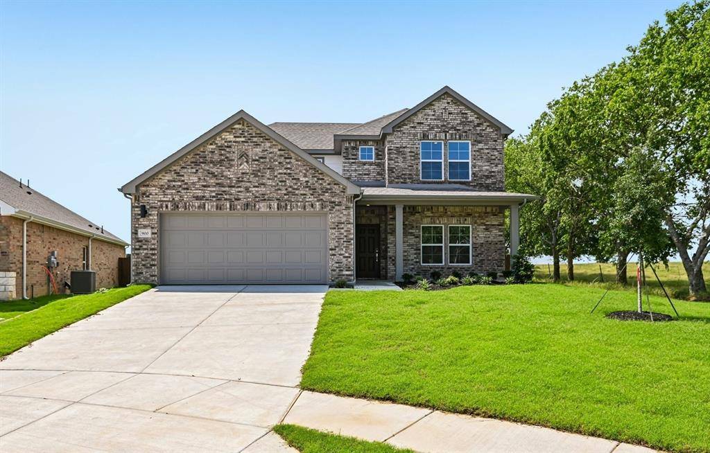 900 Wattle Lane, Alvarado, TX 76009