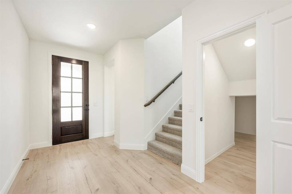 305 Bowrider Lane, Granbury, TX 76049
