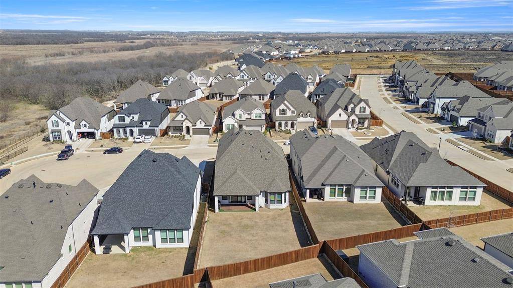 1909 Prickly Poppy Court, Aubrey, TX 76227