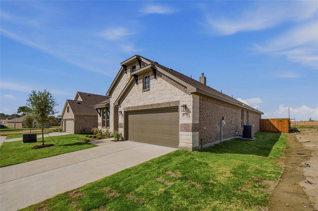 3007 Leopard Lane, Ennis, TX 75119