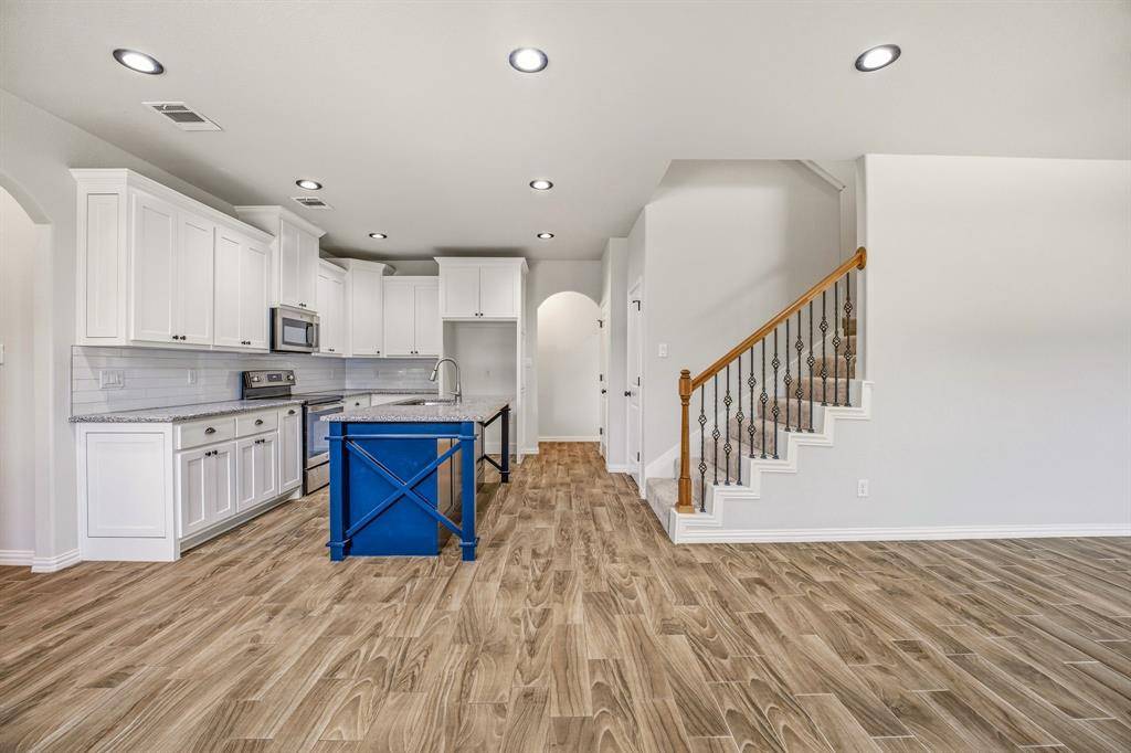 5721 San Jacinto Drive, Granbury, TX 76048
