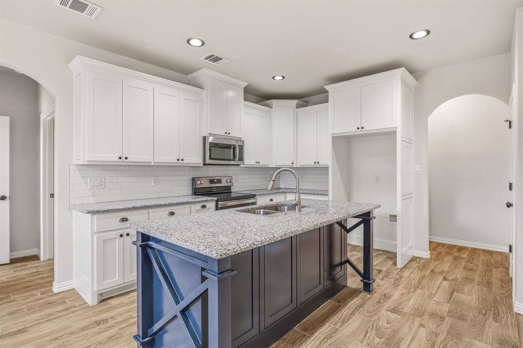 5721 San Jacinto Drive, Granbury, TX 76048
