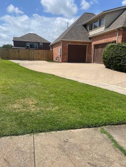 4304 Tree House Lane, Corinth, TX 76208