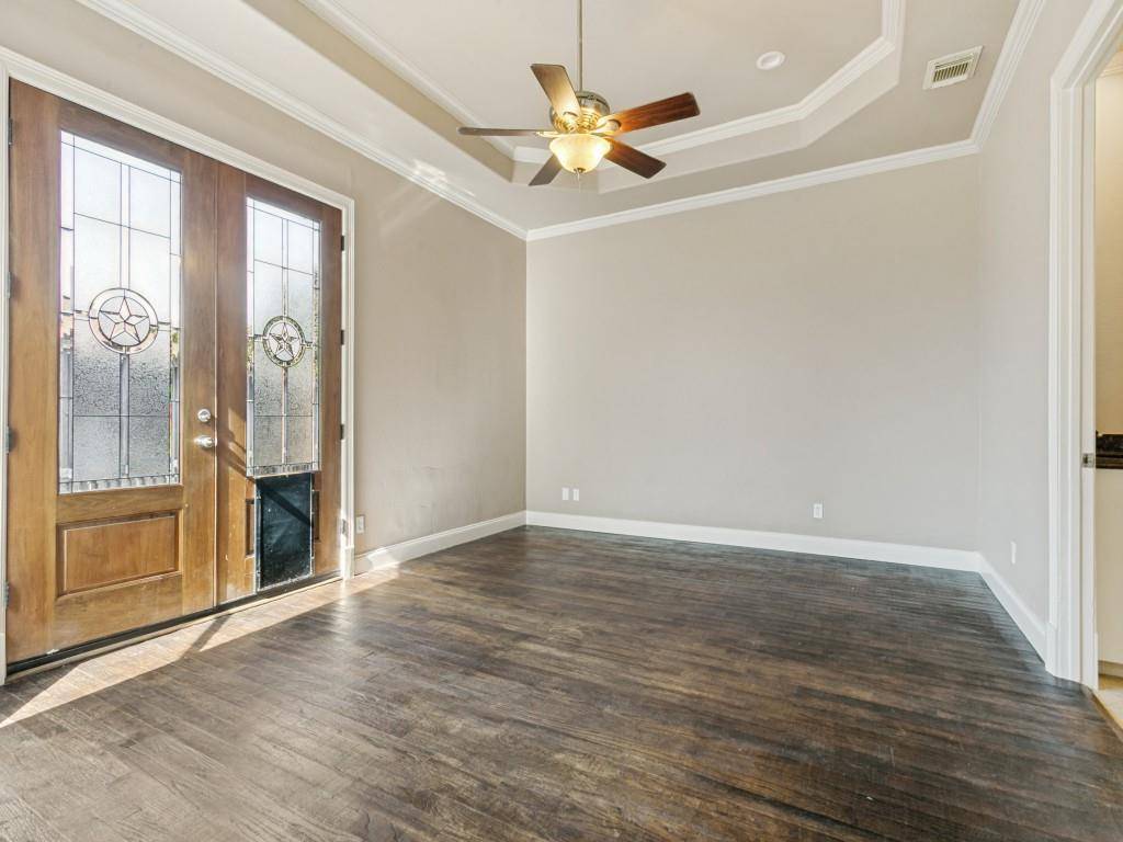 4304 Tree House Lane, Corinth, TX 76208