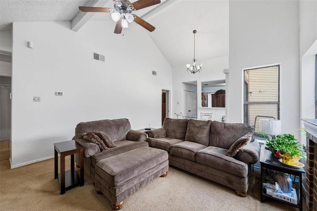 10464 Woodleaf Drive, Dallas, TX 75227