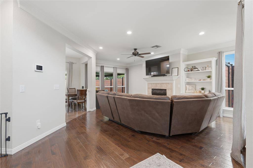5904 Heron Cove Lane, The Colony, TX 75056