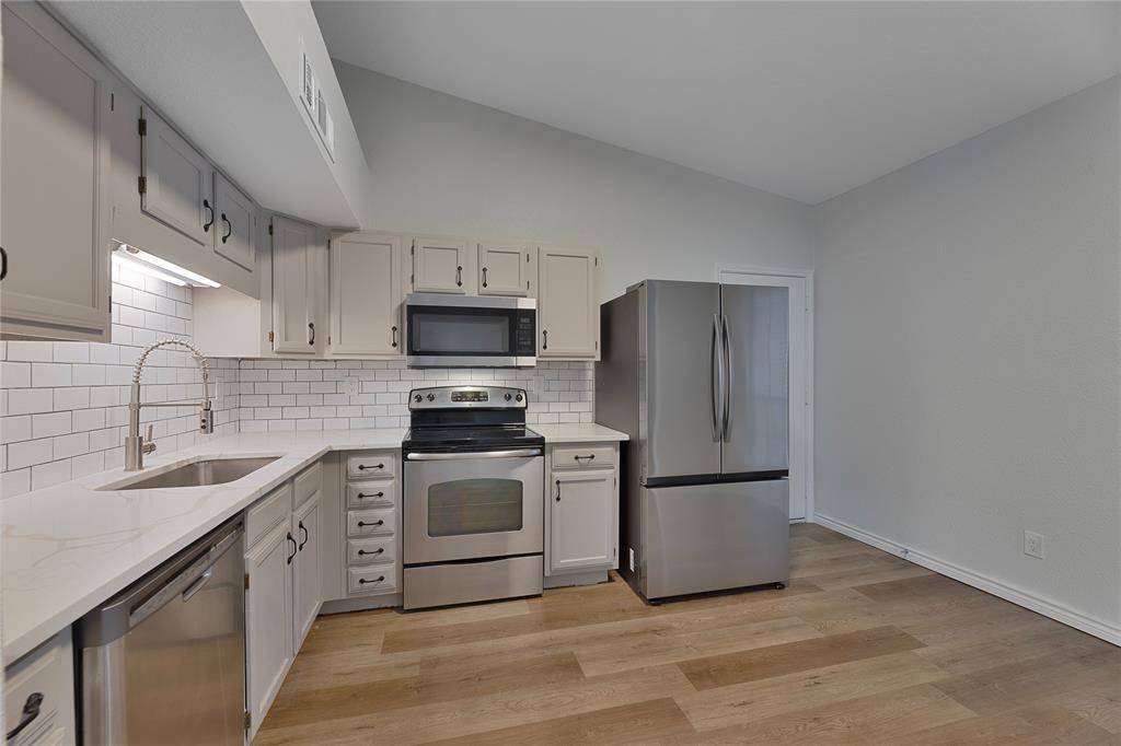 6800 Elliot Court, The Colony, TX 75056