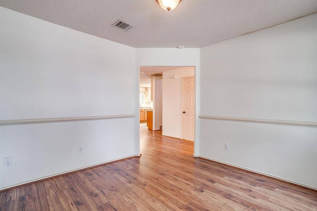 2333 Ash Grove Trail, Fort Worth, TX 76112
