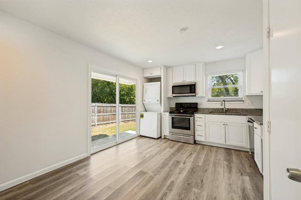 411 Hillcrest Street, Mansfield, TX 76063