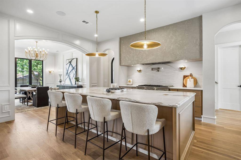7308 Tangleglen Drive, Dallas, TX 75248