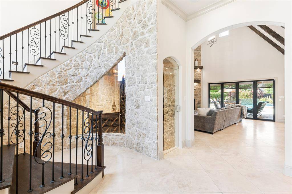 809 Lyndsey Way, Colleyville, TX 76034