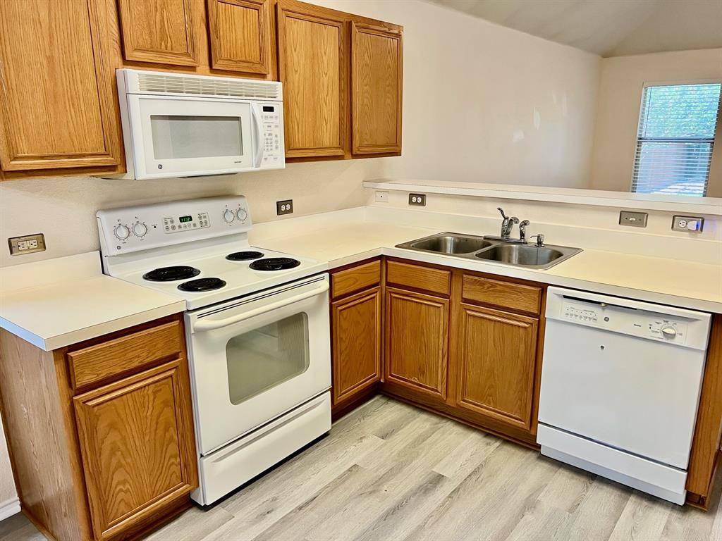 11617 Bobcat Drive, Fort Worth, TX 76244