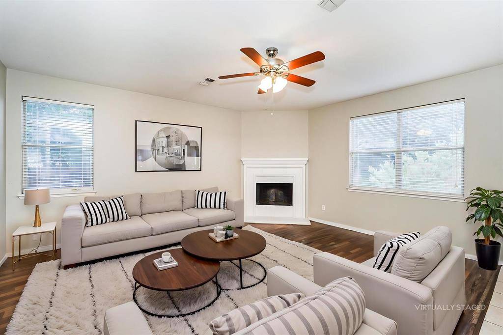 962 Heather Street, Burleson, TX 76028