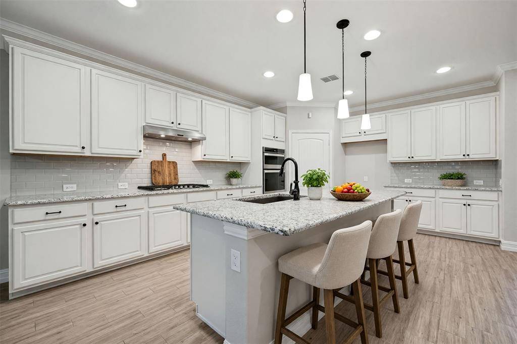 700 Freedom Lane, Little Elm, TX 76227
