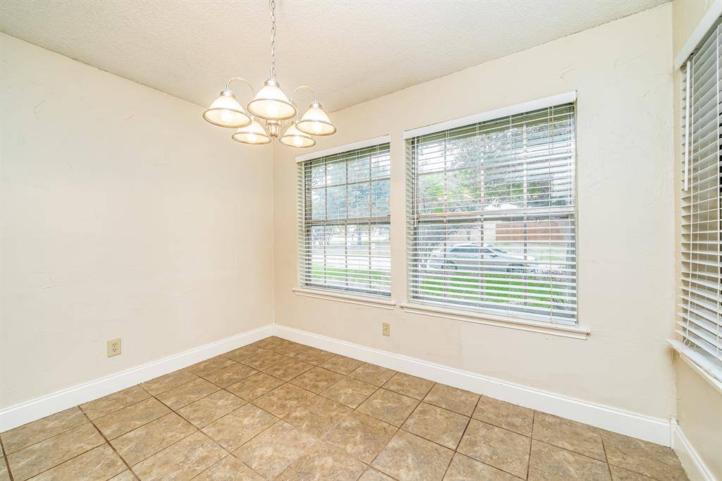 5624 Lordsburg Trail, Arlington, TX 76017