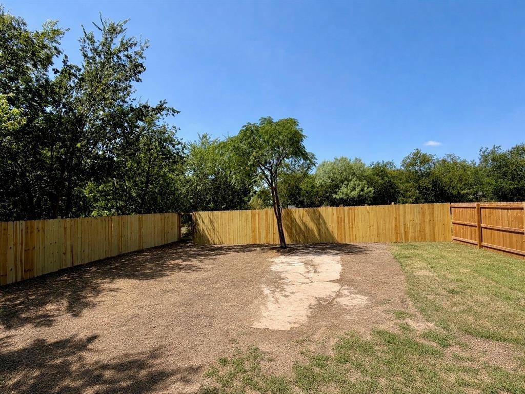 1613 1/2 2nd Street, Brownwood, TX 76801