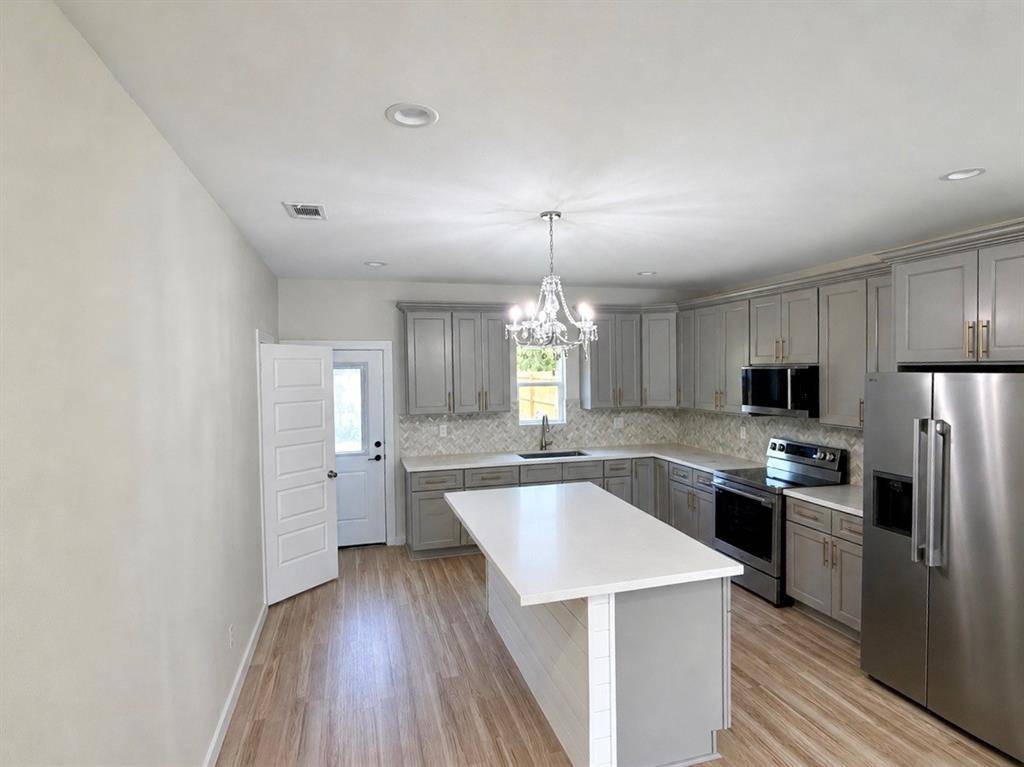 1613 1/2 2nd Street, Brownwood, TX 76801