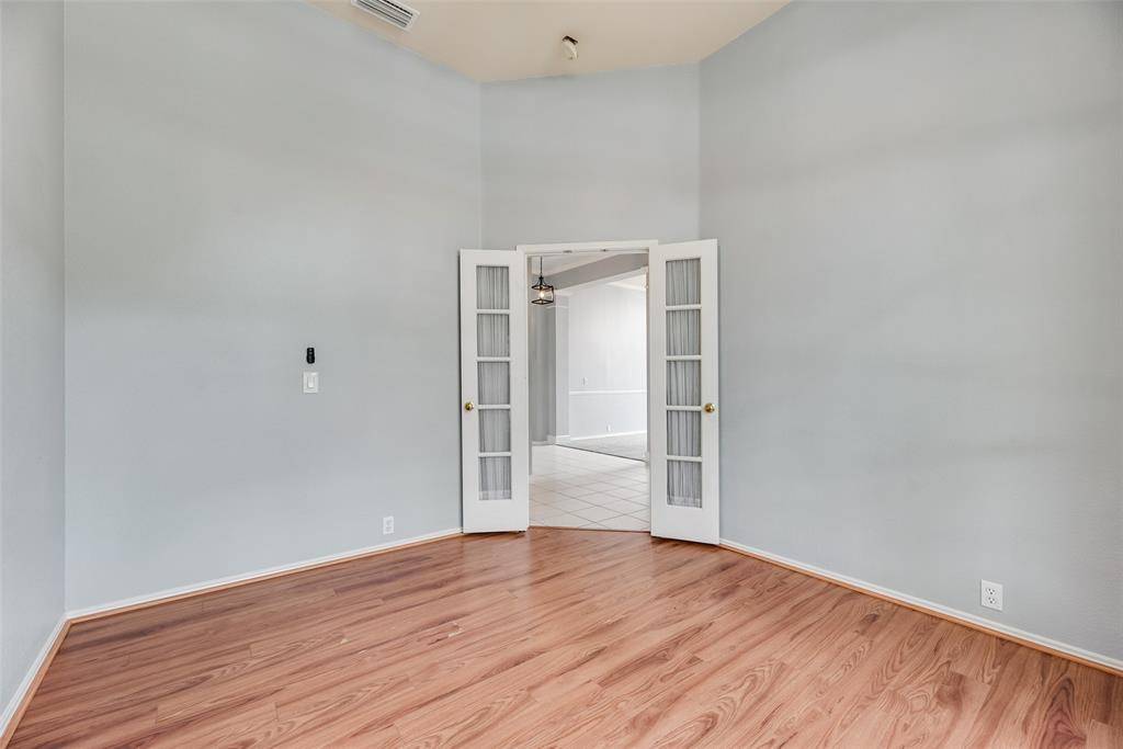 828 Abbots Lane, Denton, TX 76205
