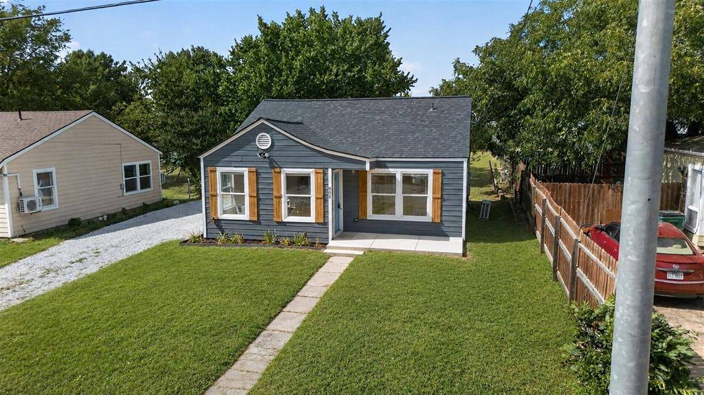 805 Adkins Street, Bowie, TX 76230
