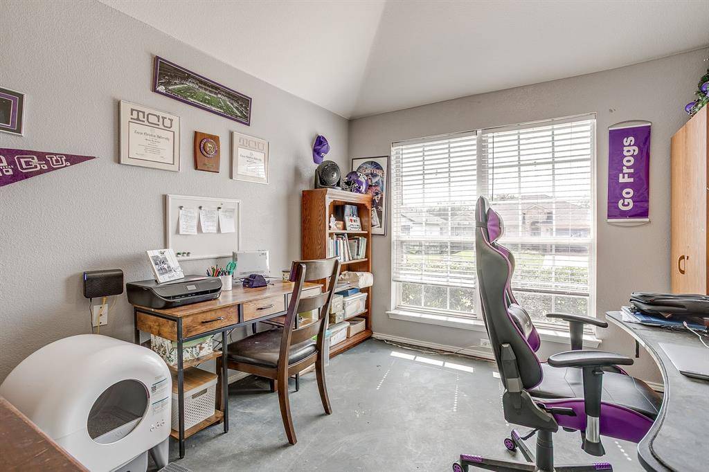1013 Hidden Lake Drive, Burleson, TX 76028