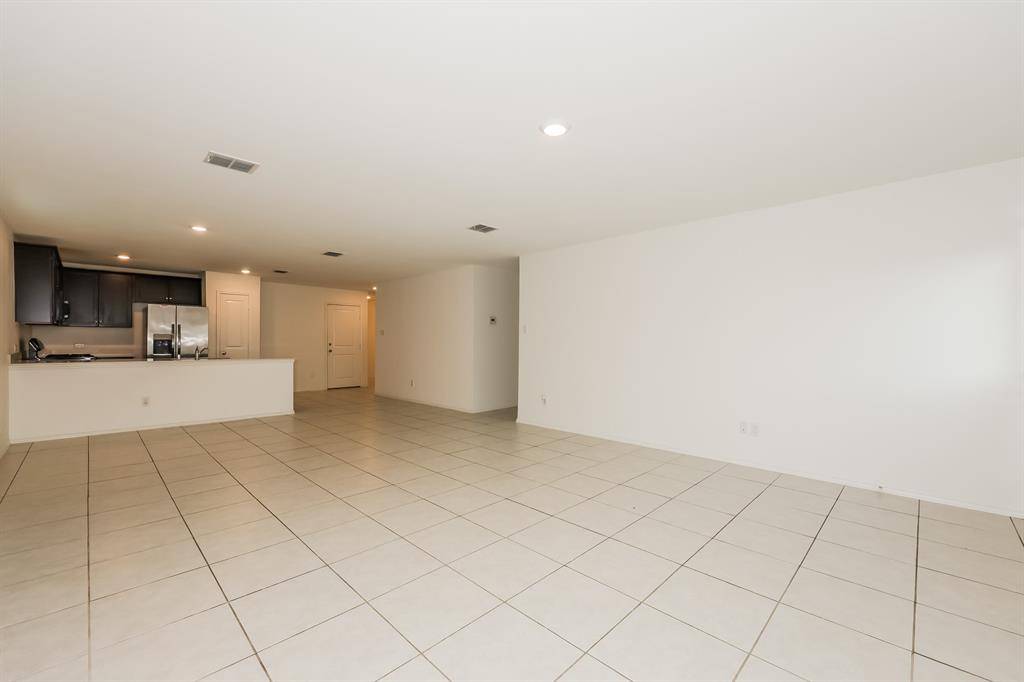 305 Dry Canyon Way, Fort Worth, TX 76052