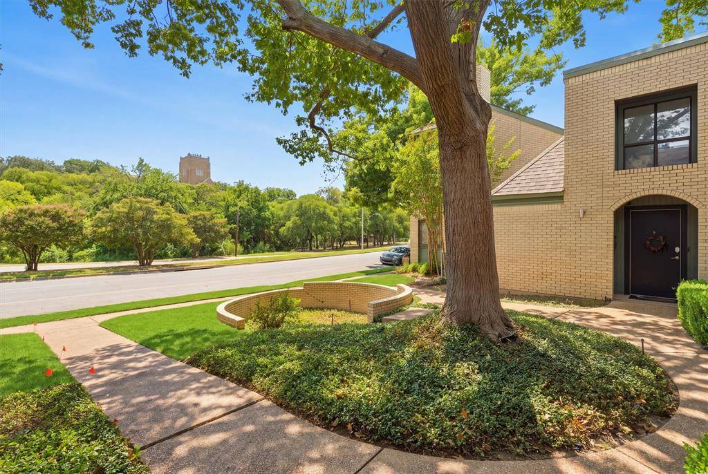 2637 Mccart Avenue, Fort Worth, TX 76110