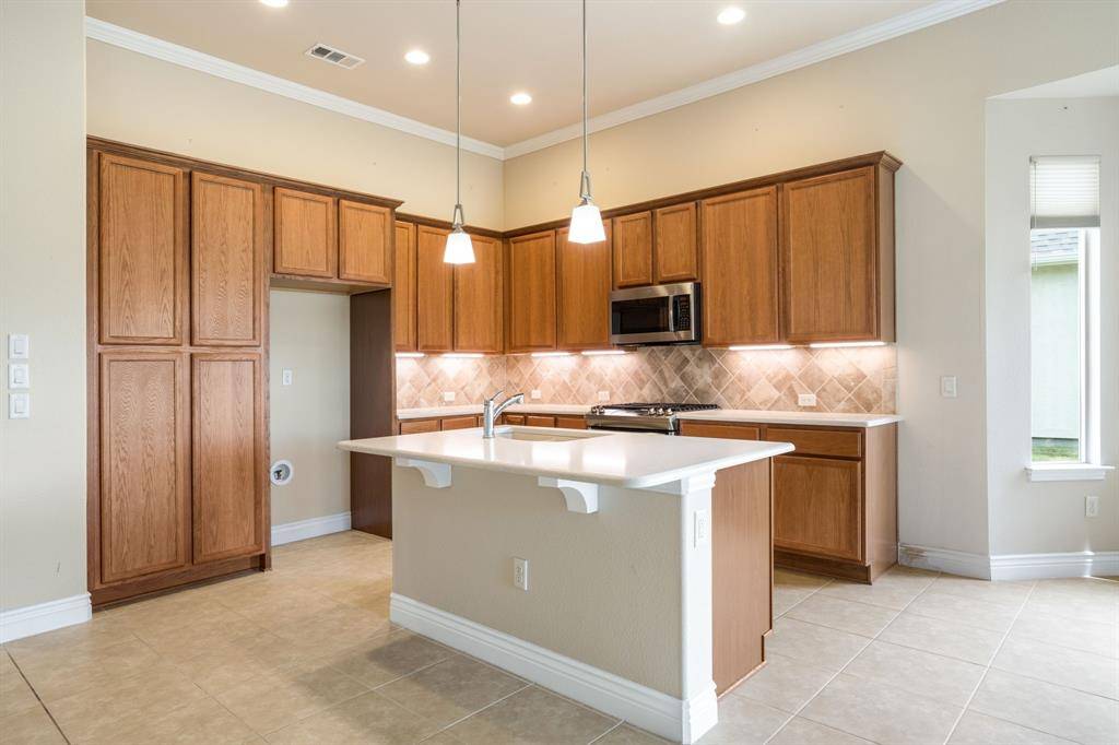 10224 Lindenwood Trail, Denton, TX 76207