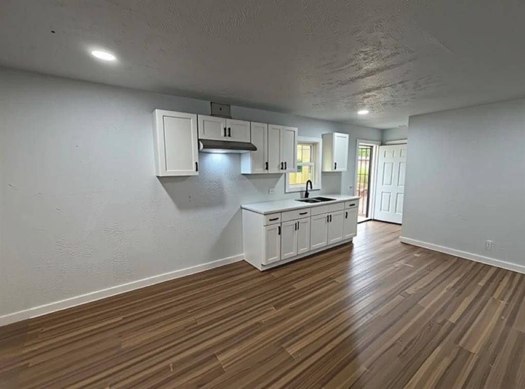 2738 Lawrence Street, Dallas, TX 75215