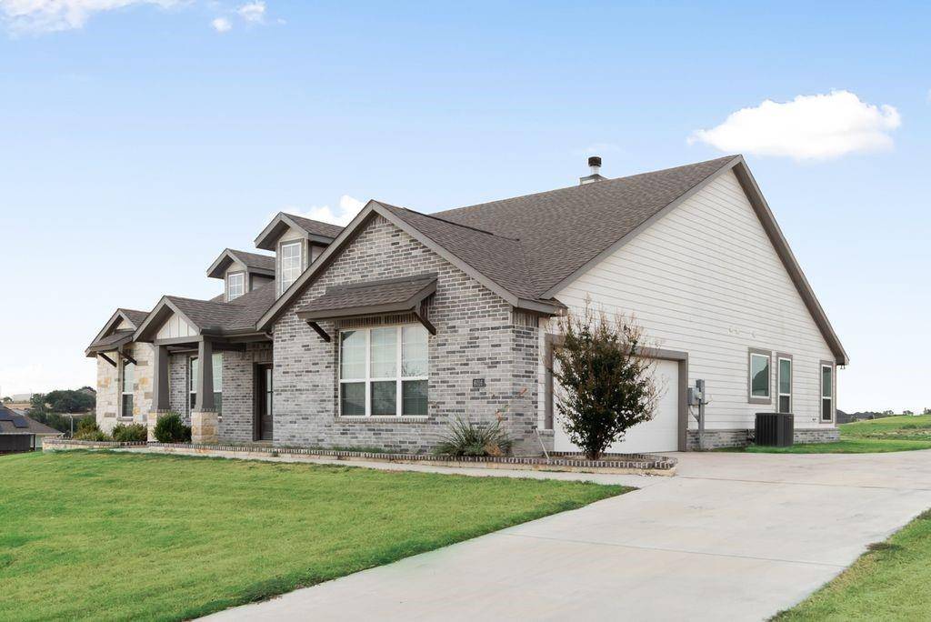 6016 Ember Crest Drive, Weatherford, TX 76085