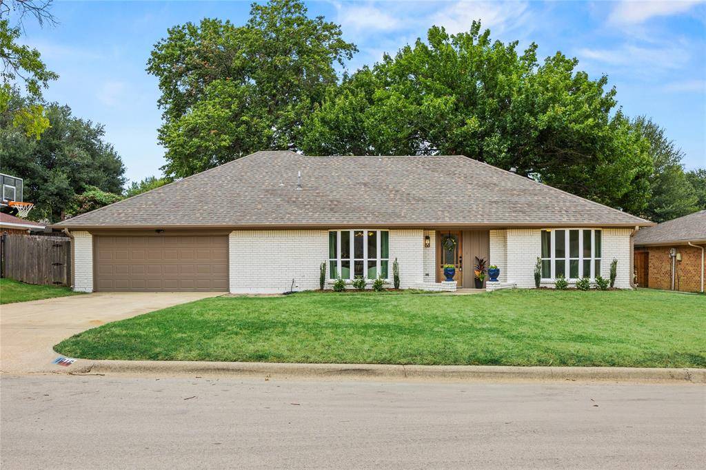 1816 Big Bend Drive, Grapevine, TX 76051