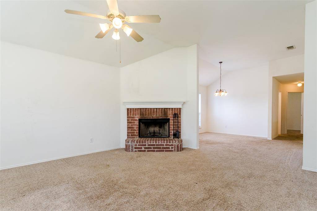 1513 S 3rd Street S, Midlothian, TX 76065