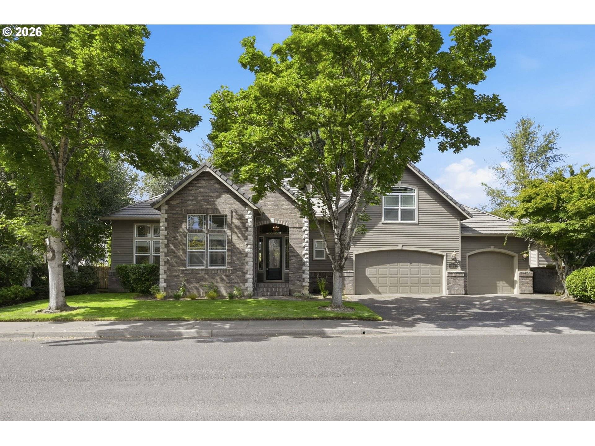 3333 RIVERPLACE DR, Eugene, OR 97401