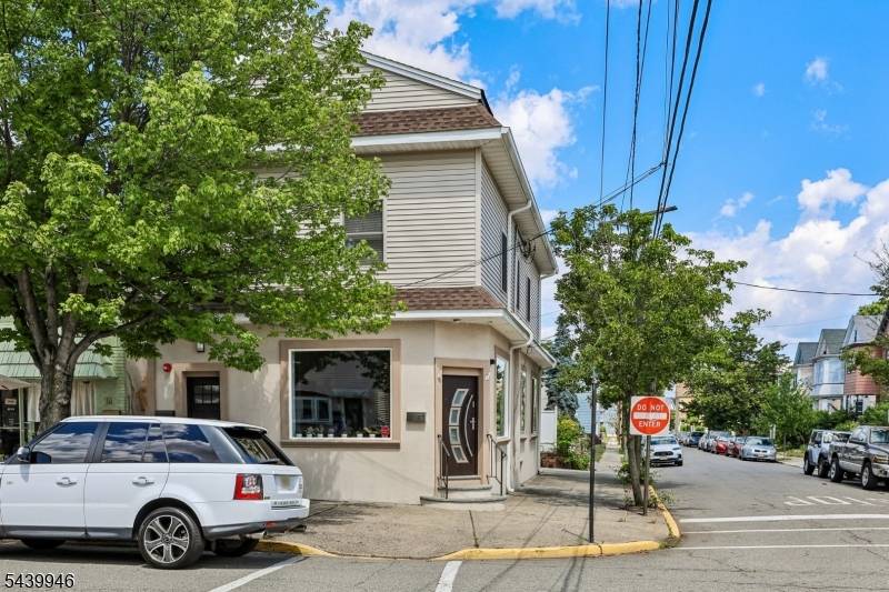 63 Union Blvd, Wallington Boro, NJ 07057