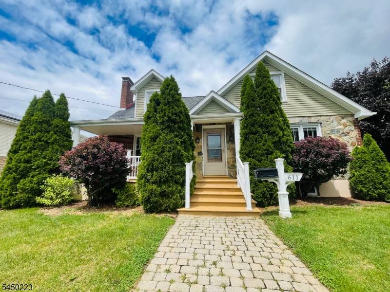 611 Corliss Ave, Phillipsburg Town, NJ 08865