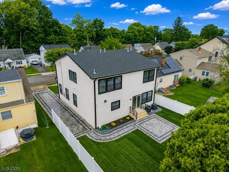 55 Long Hill Dr, Clifton City, NJ 07013