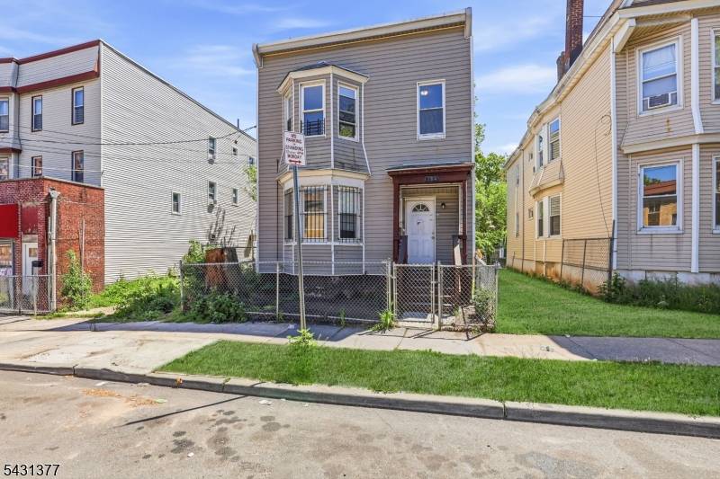 184 W Runyon St, Newark City, NJ 07108