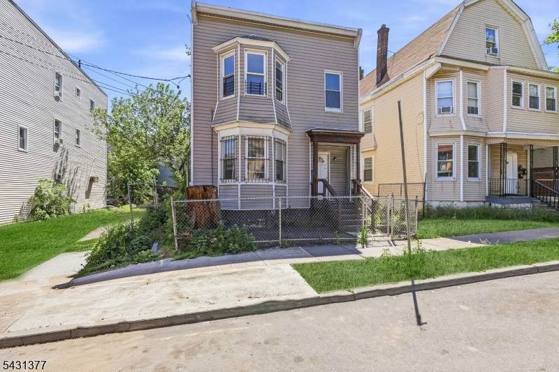 184 W Runyon St, Newark City, NJ 07108