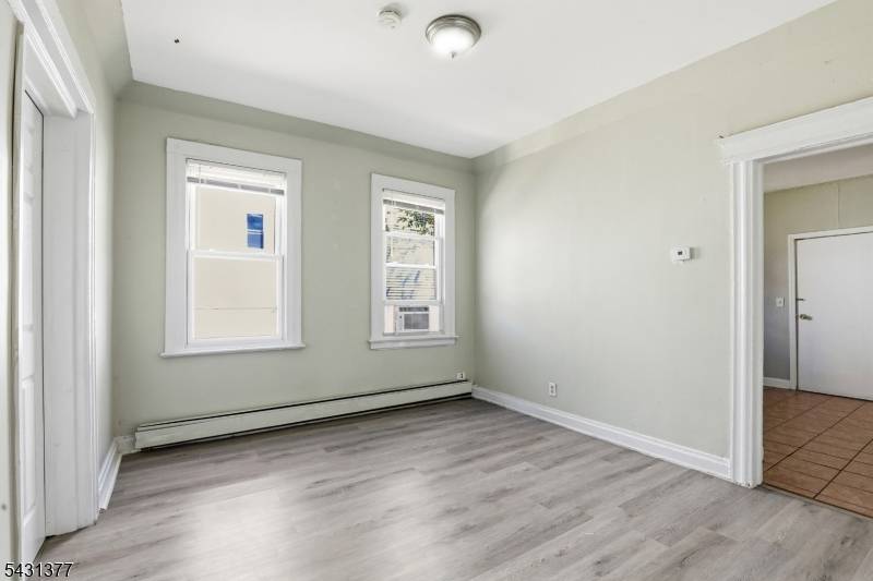 184 W Runyon St, Newark City, NJ 07108