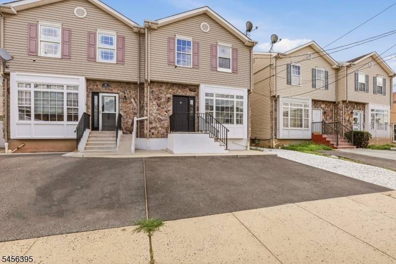 8 Somerset St, Carteret Boro, NJ 07008