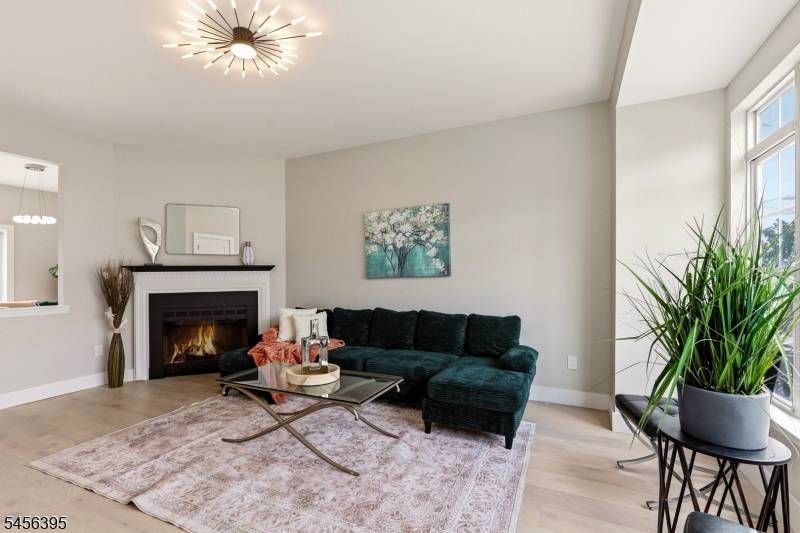 8 Somerset St, Carteret Boro, NJ 07008