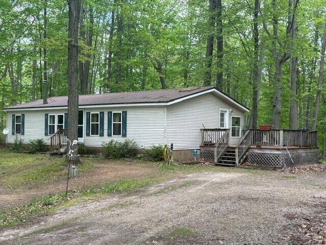 18412 Royena DR, Highland Twp, MI 49665